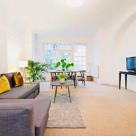 Spacious & Charming Garden Flat -Zone 2- Great For Central London Access Exterior photo