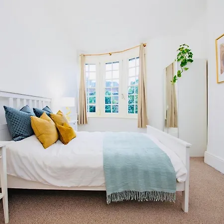 Spacious & Charming Garden Flat -Zone 2- Great For Central London Access Exterior photo